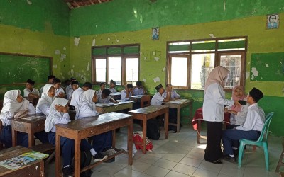 Puskesmas Plumpang Lakukan Screening Kebersihan di MTs Terpadu Miftahul Ulum Magersari